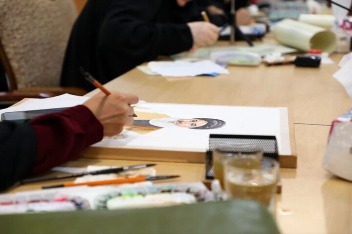 خلق اثر هنرمندان‌ بانوی قمی در رویداد رسانه‌ای آیه‌ نگار + تصاویر