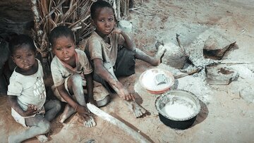 Allarme per i bambini del Darfur; UNICEF: la fame minaccia la vita di 825.000 bambini sudanesi