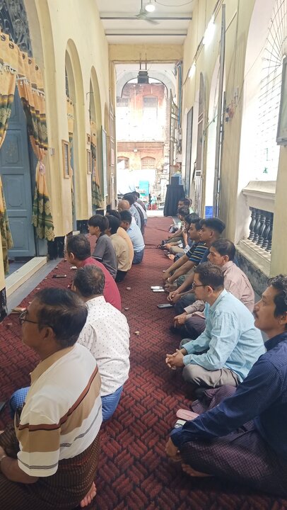 ရန်ကုန်မြို့ ပန်ဂျာ ရှီအဟ် မတ်စ်ဂျစ်ဒ် တွင် တွင် နမာဇ်ဇေ အီးဒ်ဒေ ဖေသွ်ရ်  ဝတ်ပြုနေသည့် ပုံရိပ်များ ။ ။ Photos