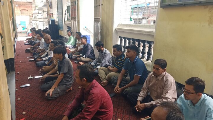 ရန်ကုန်မြို့ ပန်ဂျာ ရှီအဟ် မတ်စ်ဂျစ်ဒ် တွင် တွင် နမာဇ်ဇေ အီးဒ်ဒေ ဖေသွ်ရ်  ဝတ်ပြုနေသည့် ပုံရိပ်များ ။ ။ Photos