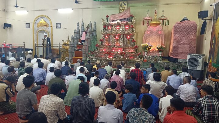 ရန်ကုန်မြို့ ပန်ဂျာ ရှီအဟ် မတ်စ်ဂျစ်ဒ် တွင် တွင် နမာဇ်ဇေ အီးဒ်ဒေ ဖေသွ်ရ်  ဝတ်ပြုနေသည့် ပုံရိပ်များ ။ ။ Photos