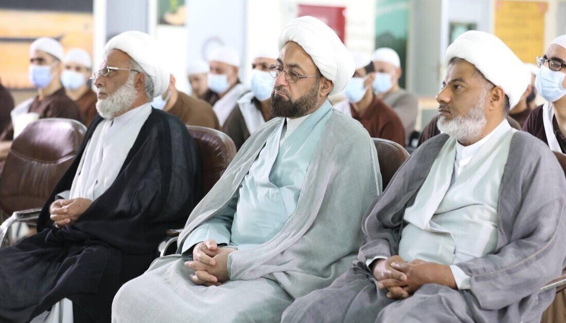 العتبة الحسينية تكرم نزلاء سجن بابل المركزي الذين شاركوا بحفظ القرآن الكريم+(صور)