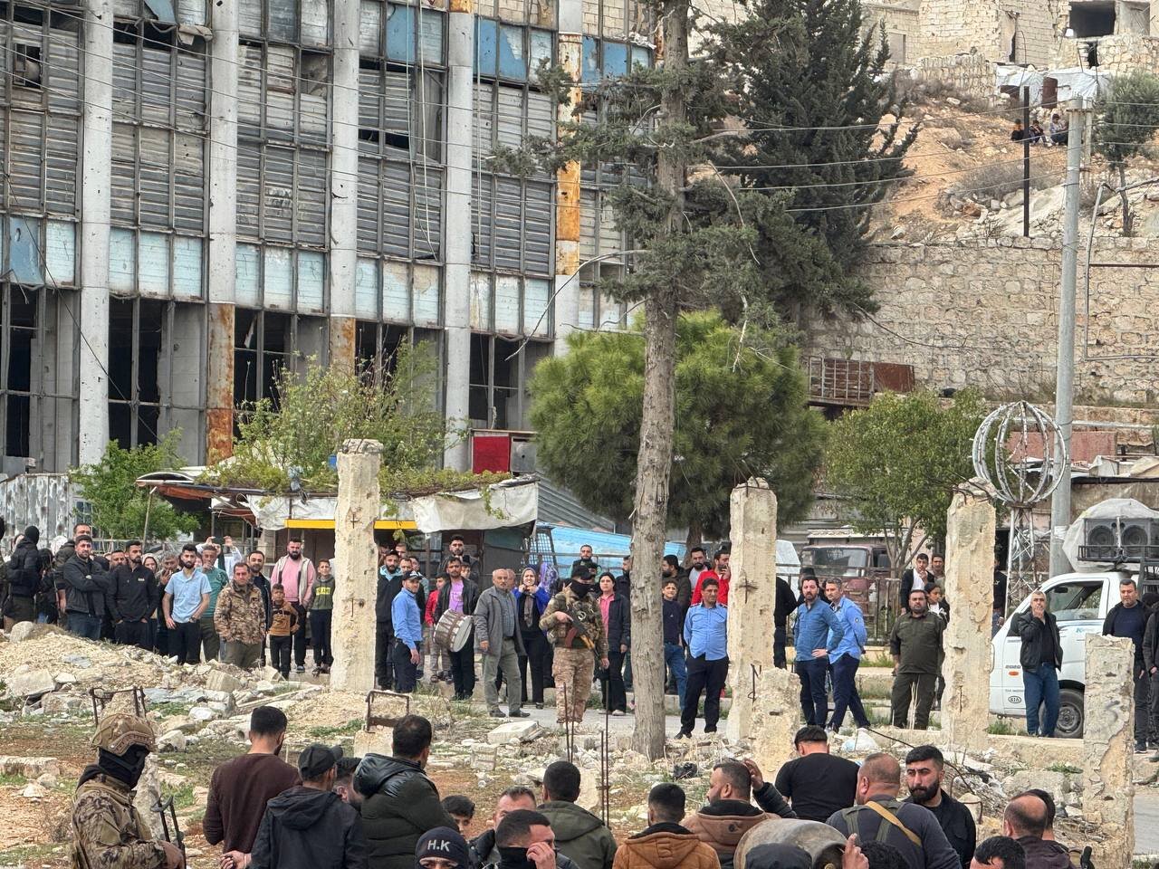 تبادل ۲۵۰ اسیر بین حکومت جولانی و نیروهای قسد در شهر حلب سوریه