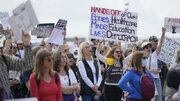 Demonstrasi Anti-Trump Meluas di Berbagai Kota di AS dan Eropa
