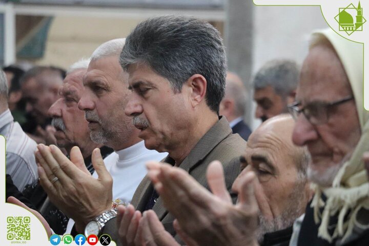 تقرير مصور/ إقامة صلاة الجمعة في مصلى السيدة "زينب" (ع) بدمشق