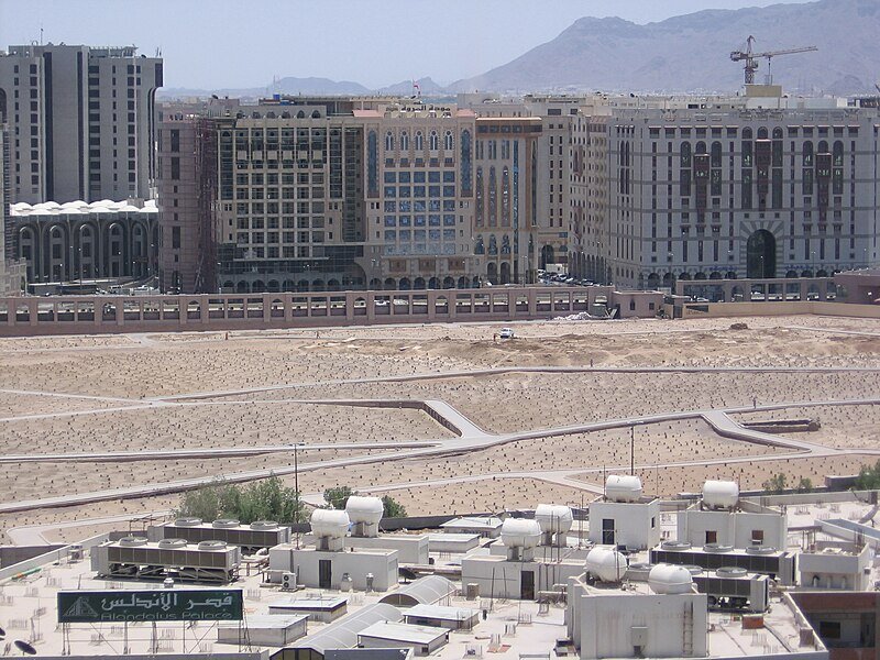 Historia | Tarehe 8 Shawwal 1345 Hijria, Mawahhabi walibomoa na kuyanajisi Makaburi ya Ahlu Bayt wa Mtume Muhammad (s.a.w.w) katika Mji wa Madina