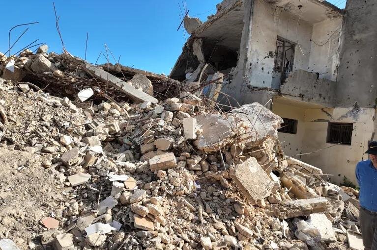 تشييع مهيب للذين دافع عن الوطن.. ميس الجبل اللبنانية تشيع شهداءها وتقول: "سنعود أحياء وأمواتا"