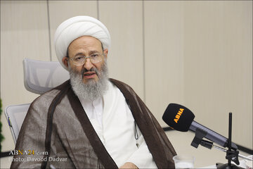 عضو جامعه مدرسین حوزه علمیه قم از خبرگزاری ابنا بازدید کرد/ تاکید آیت‌الله فقیهی بر اهمیت امانت‌داری و صداقت در عرصه رسانه