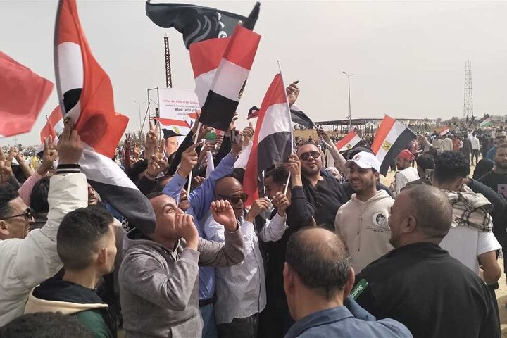 تقرير مصور/ مظاهرات حاشدة بالعريش المصرية تندد بجرائم الكيان الصهيوني بحق الفلسطينيين