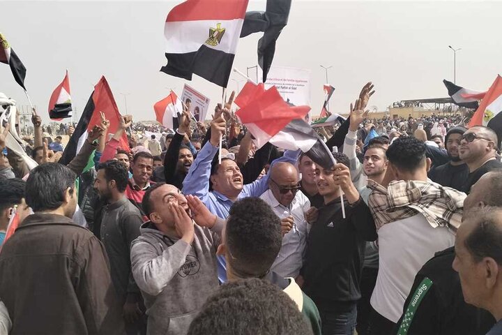 تقرير مصور/ مظاهرات حاشدة بالعريش المصرية تندد بجرائم الكيان الصهيوني بحق الفلسطينيين