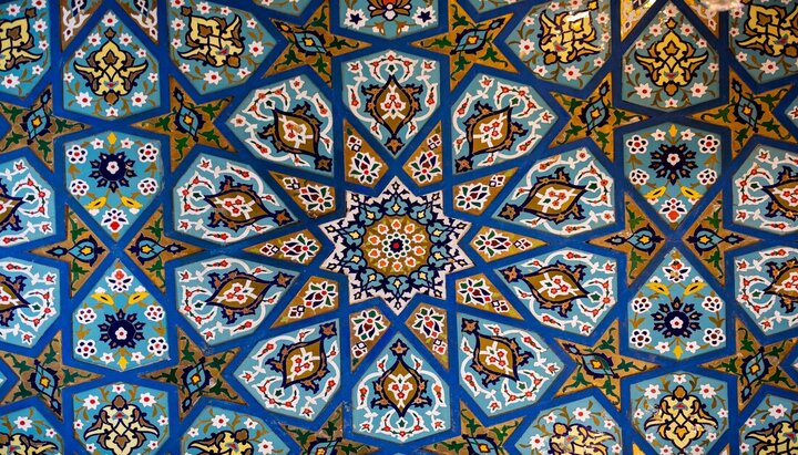 تقرير مصور/ نظرة على زخارف هندسية للصحن الحسيني الطاهر بمدينة كربلاء