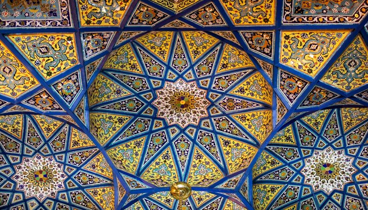 تقرير مصور/ نظرة على زخارف هندسية للصحن الحسيني الطاهر بمدينة كربلاء