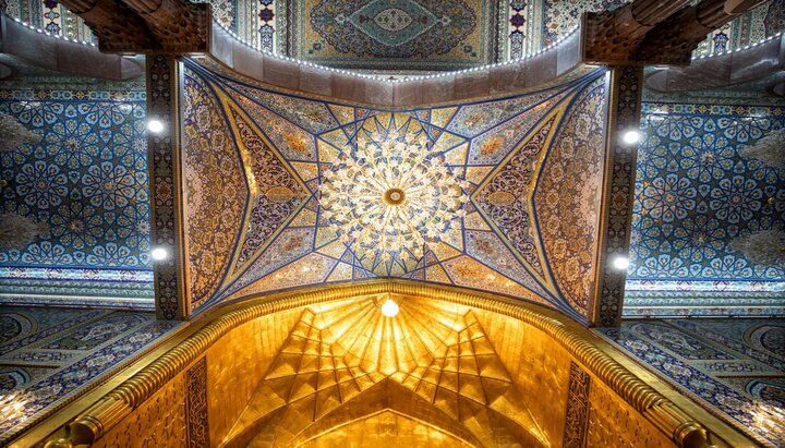 تقرير مصور/ نظرة على زخارف هندسية للصحن الحسيني الطاهر بمدينة كربلاء