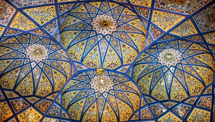 تقرير مصور/ نظرة على زخارف هندسية للصحن الحسيني الطاهر بمدينة كربلاء