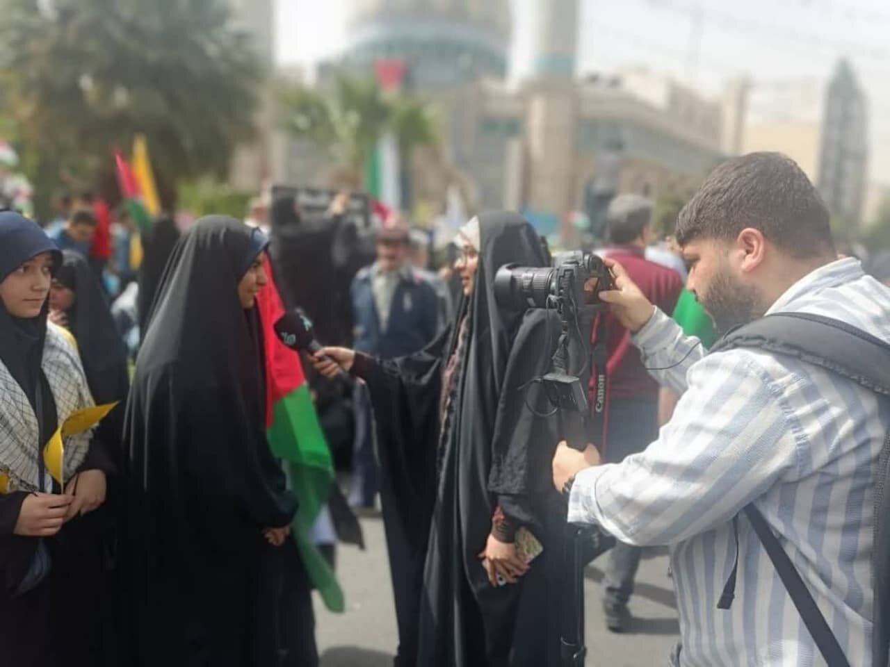 Xwendekarên dibistanên berxwedanê yên Tehranê li dijî cinayetên Rejîma Siyonîst li Meydana Filistînê civiyan - Tehran Xwendekarên dibistanên berxwedanê yên Tehranê li dijî cinayetên Rejîma Siyonîst li Meydana Filistînê civiyan - Tehran