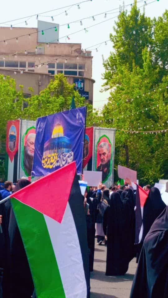 Xwendekarên dibistanên berxwedanê yên Tehranê li dijî cinayetên Rejîma Siyonîst li Meydana Filistînê civiyan - Tehran Xwendekarên dibistanên berxwedanê yên Tehranê li dijî cinayetên Rejîma Siyonîst li Meydana Filistînê civiyan - Tehran