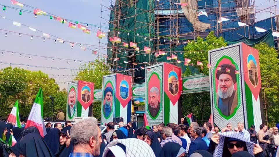 Xwendekarên dibistanên berxwedanê yên Tehranê li dijî cinayetên Rejîma Siyonîst li Meydana Filistînê civiyan - Tehran Xwendekarên dibistanên berxwedanê yên Tehranê li dijî cinayetên Rejîma Siyonîst li Meydana Filistînê civiyan - Tehran
