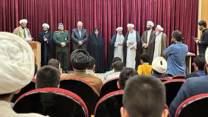 اختتامیه پنجمین دوره از محافل «عصرهای قرآنی» در قم برگزار شد