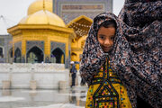 【Imagen informativa】 El mausoleo del Imam Ridha (la paz sea con él) envuelto por la lluvia primaveral