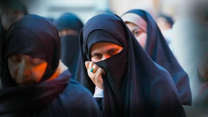 Photos: Iraqi women's mourning ceremony on occasion of anniversary of destruction of Jannat al-Baqi Cemetery