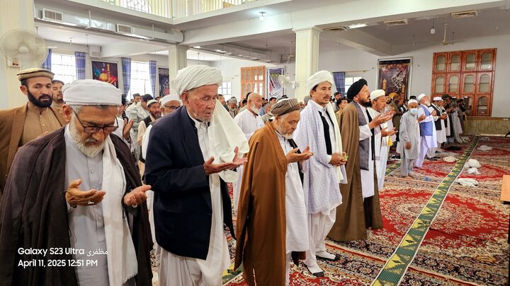 گزارش تصویری | نماز جمعه شیعیان افغانستان در استان هلمند