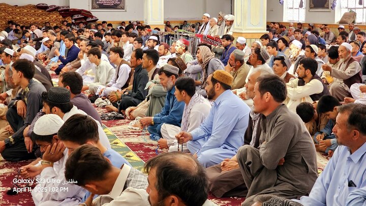 گزارش تصویری | نماز جمعه شیعیان افغانستان در استان هلمند