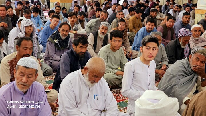 گزارش تصویری | نماز جمعه شیعیان افغانستان در استان هلمند