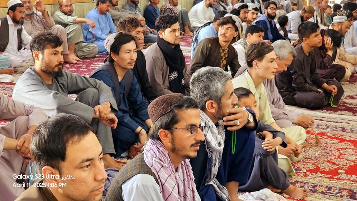 گزارش تصویری | نماز جمعه شیعیان افغانستان در استان هلمند