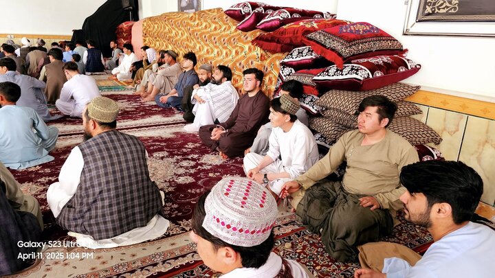 گزارش تصویری | نماز جمعه شیعیان افغانستان در استان هلمند