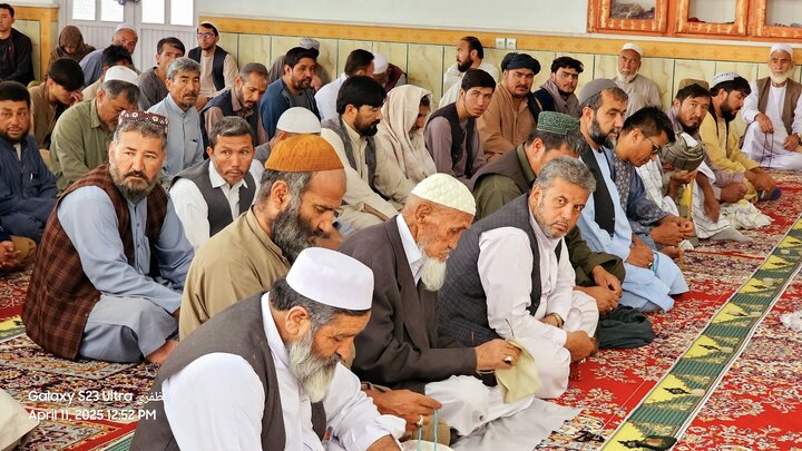 گزارش تصویری | نماز جمعه شیعیان افغانستان در استان هلمند