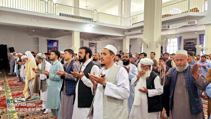 گزارش تصویری | نماز جمعه شیعیان افغانستان در استان هلمند