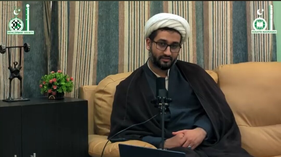 Ulinganisho kati ya Maisha ya Seminari (Hawza) za Kiislamu na Maisha ya Vyuo Vikuu vya Kisekula (Kidunia).