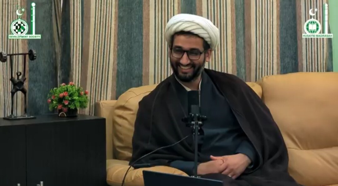 Ulinganisho kati ya Maisha ya Seminari (Hawza) za Kiislamu na Maisha ya Vyuo Vikuu vya Kisekula (Kidunia).