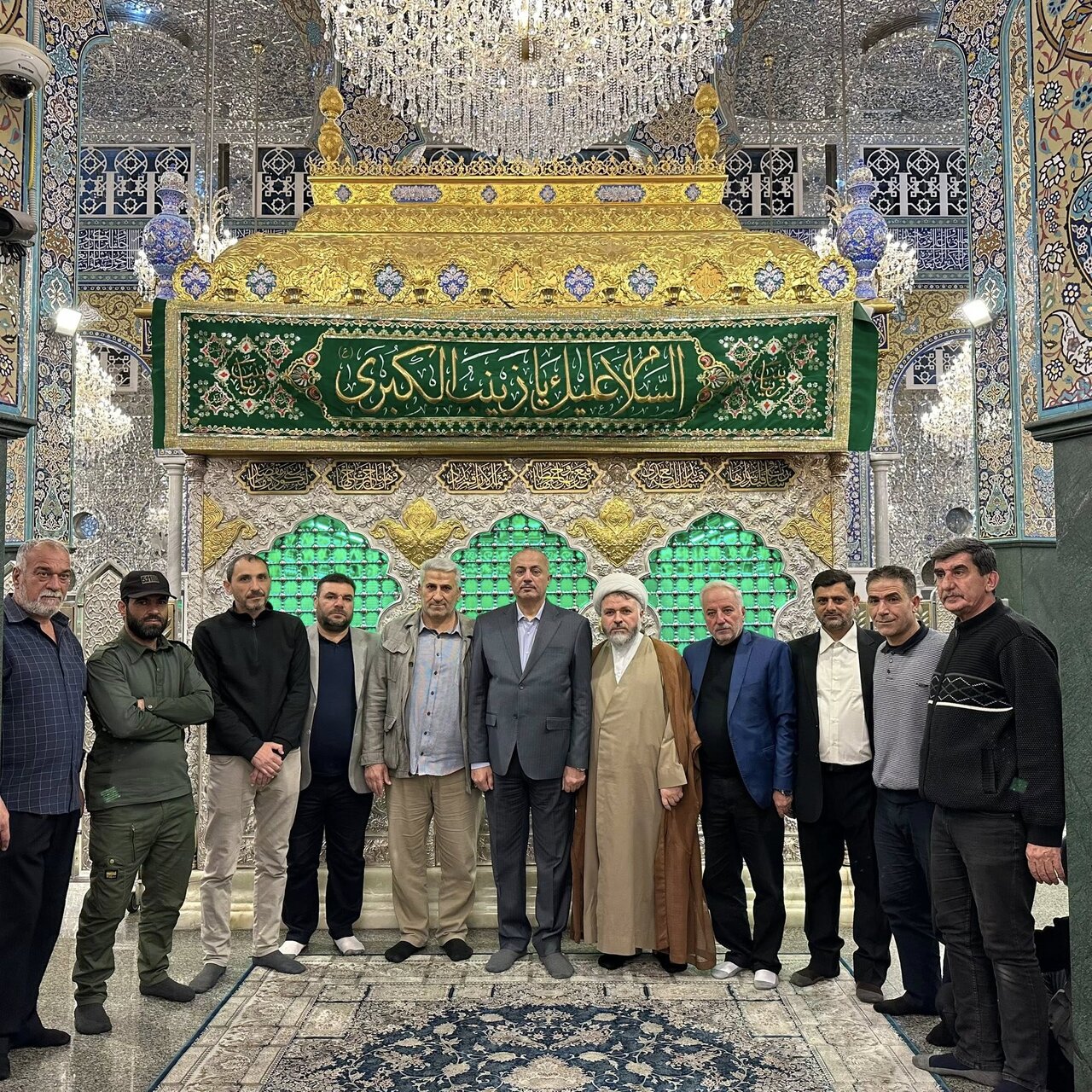 السفير العراقي بدمشق بعد زيارته لمرقد السيدة زينب (ع) يعد بعودة السياحة الدينية+(صور)