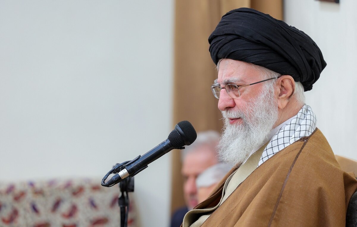 Rêberê Şoreşê: Dijmin ji pêşketina Îranê aciz e. Amadebûn û pêşketinên teknolojiyê girîng in. Rêberê Şoreşê: Dijmin ji pêşketina Îranê aciz e. Amadebûn û pêşketinên teknolojiyê girîng in.