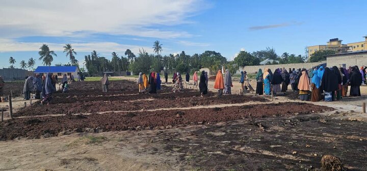 Kilimo + Wanafunzi + Tanzania