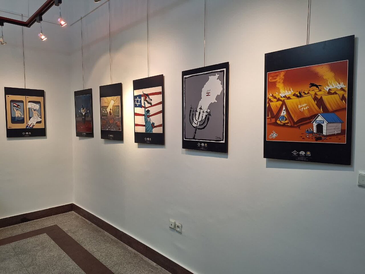 《零年》讽刺漫画展在德黑兰开幕 聚焦犹太复国主义罪行(附图片)