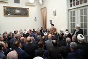 ڕێبەری باڵای ئێران: پرسەکانی وڵات مەبەسنەوە بە دانوستانەکانەوە