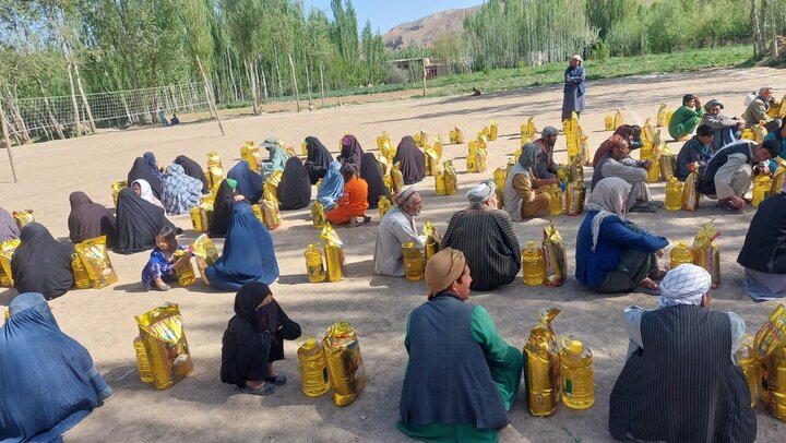 Photos: Ayatollah Yaqoobi's office provides humanitarian aid to needy Shiites in Darah Sof, Afghanistan
