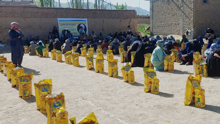 Photos: Ayatollah Yaqoobi's office provides humanitarian aid to needy Shiites in Darah Sof, Afghanistan
