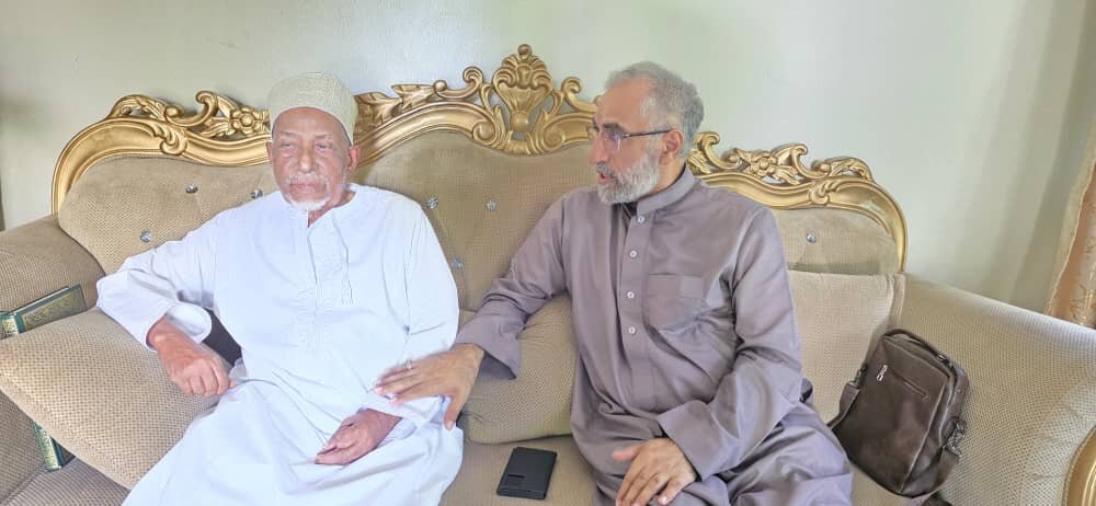 Dr. Ali Taqavi, Mwakilishi wa Jamiat Al-Mustafa (S) - Dare-es-Salam, Tanzania, katika Mkutano muhimu na Mh.Mufti wa Zanzibar, Sheikh Saleh Kaabi
