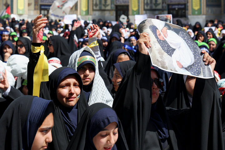 اجتماع دانش آموزان مشهدی در حمایت از کودکان غزه