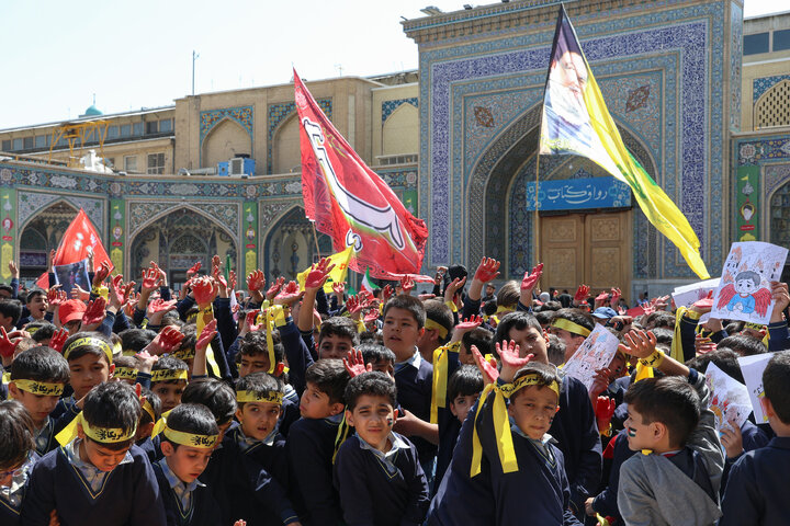 اجتماع دانش آموزان مشهدی در حمایت از کودکان غزه