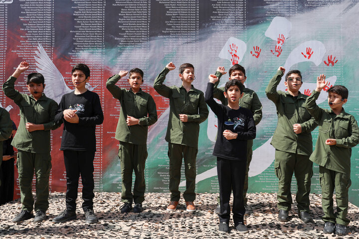 اجتماع دانش آموزان مشهدی در حمایت از کودکان غزه