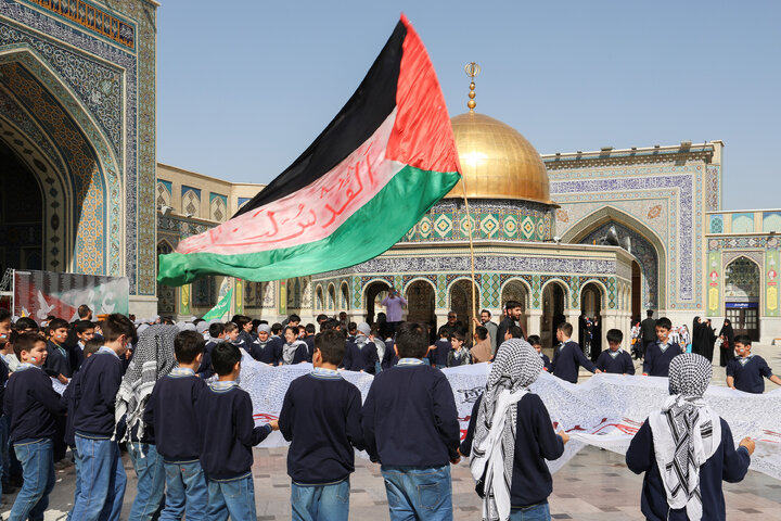 اجتماع دانش آموزان مشهدی در حمایت از کودکان غزه