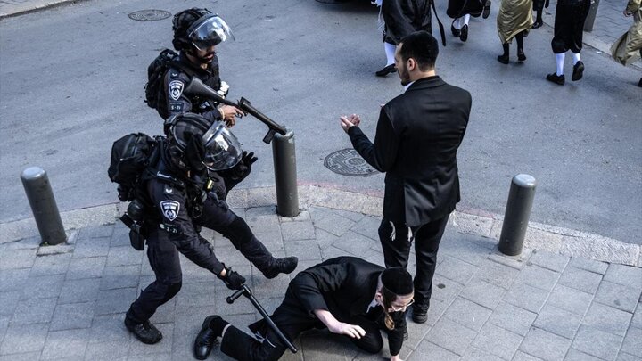 Rapora wêneyan |Hêzên ewlehiyê yên Îsraîlê bi cihûyên Haredî re şer dikin
