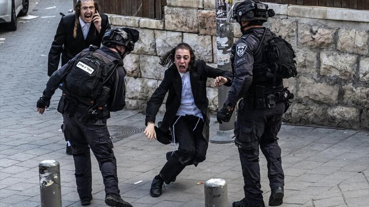 Rapora wêneyan |Hêzên ewlehiyê yên Îsraîlê bi cihûyên Haredî re şer dikin