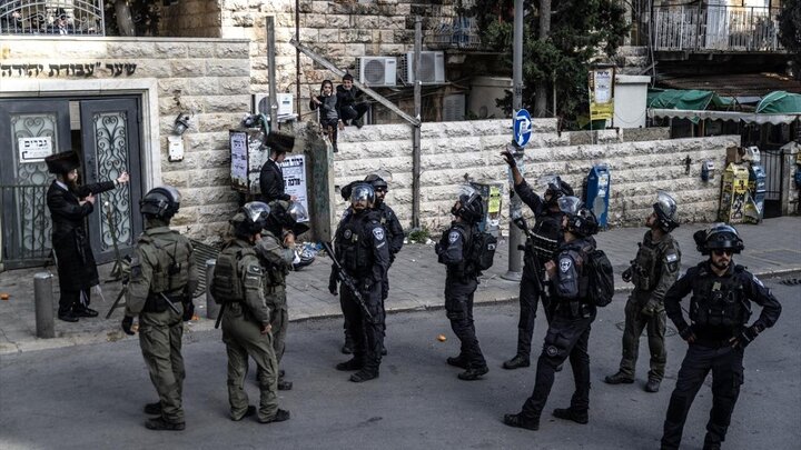 Rapora wêneyan |Hêzên ewlehiyê yên Îsraîlê bi cihûyên Haredî re şer dikin