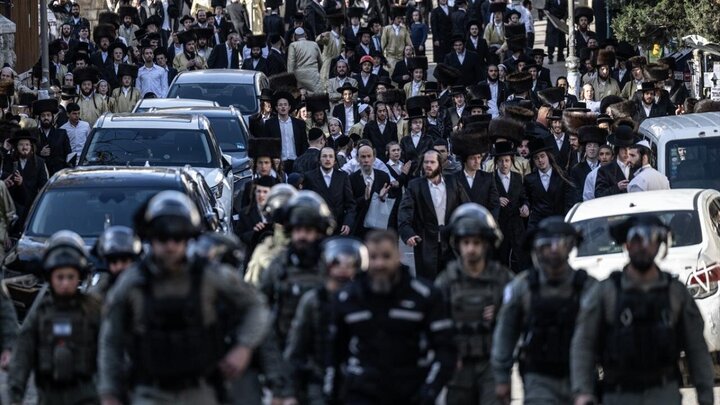 Rapora wêneyan |Hêzên ewlehiyê yên Îsraîlê bi cihûyên Haredî re şer dikin