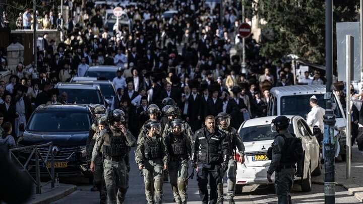 Rapora wêneyan |Hêzên ewlehiyê yên Îsraîlê bi cihûyên Haredî re şer dikin